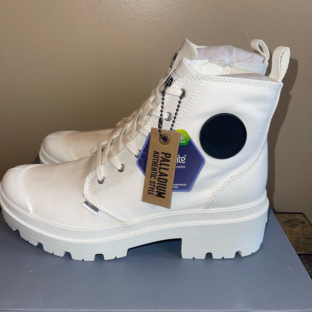 Palladium Women's White Combat-Style Canvas Boots